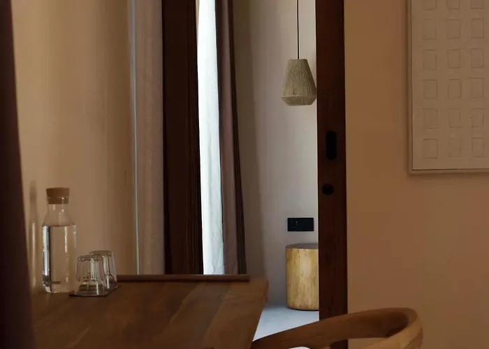 Sola Hotel *